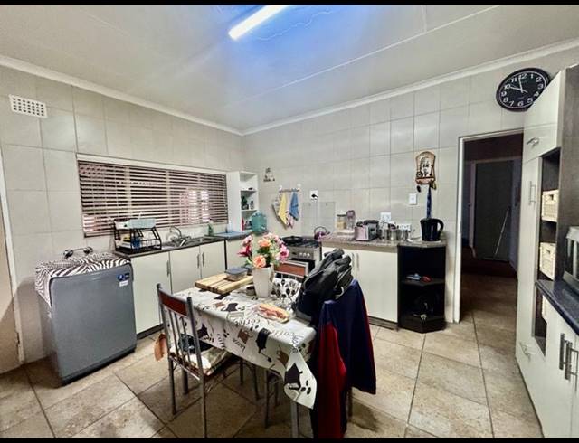 2 BEDROOM HOUSE FOR SALE IN VANDERBIJLPARK CW 2